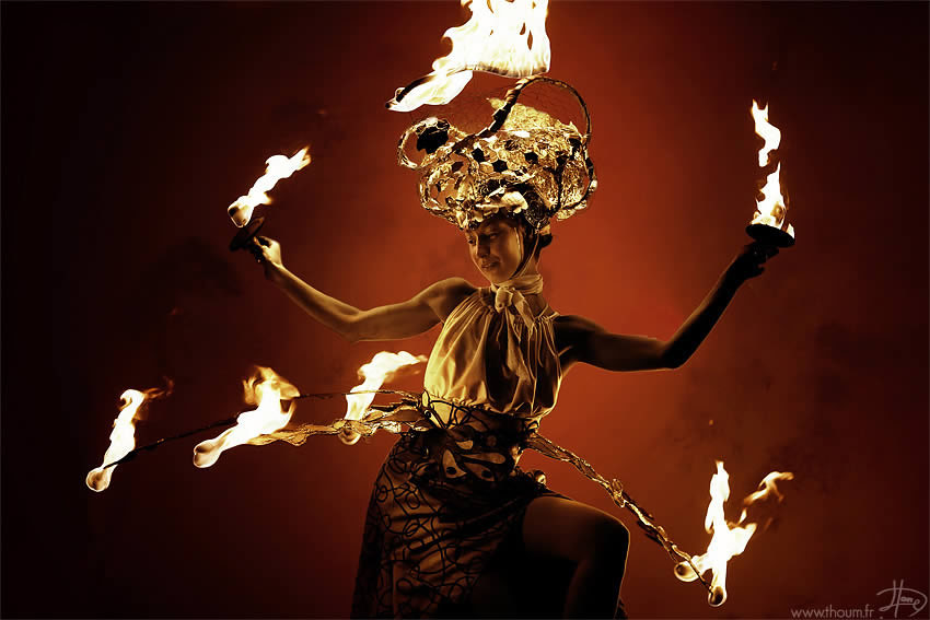 fireshow11 Стихия огня на фото Тома Лакоста