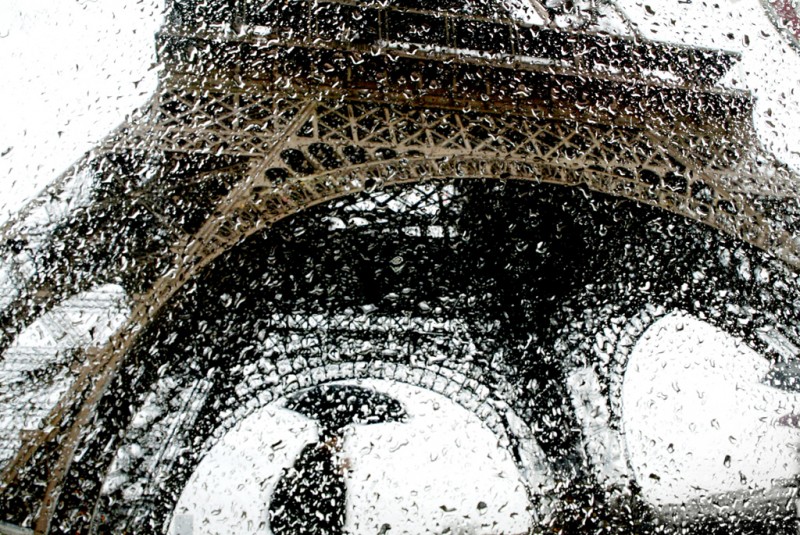 0213 800x535 Париж под дождем. Фотограф Кристоф Жакро