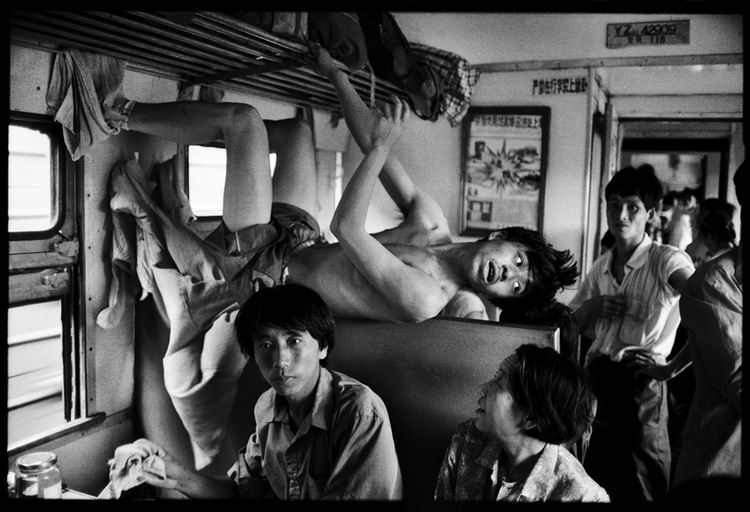 2077 Ван Фучунь: Фотосерия Китайцы в поезде