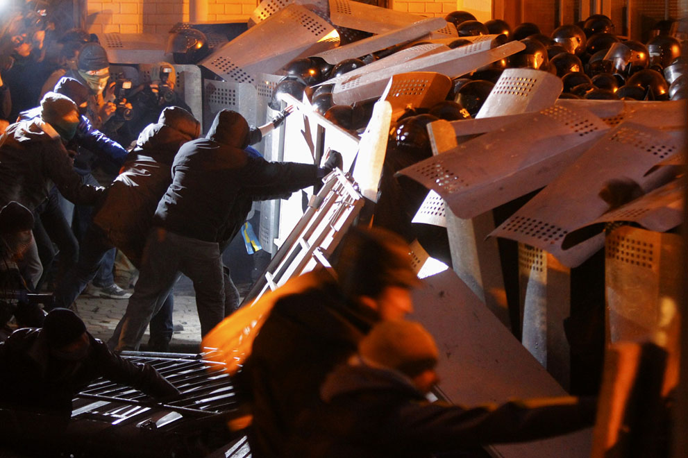 uariot22 Впечатляющие кадры украинских протестов