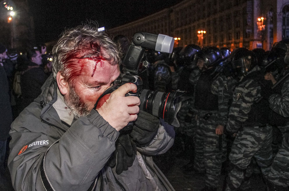uariot05 Впечатляющие кадры украинских протестов