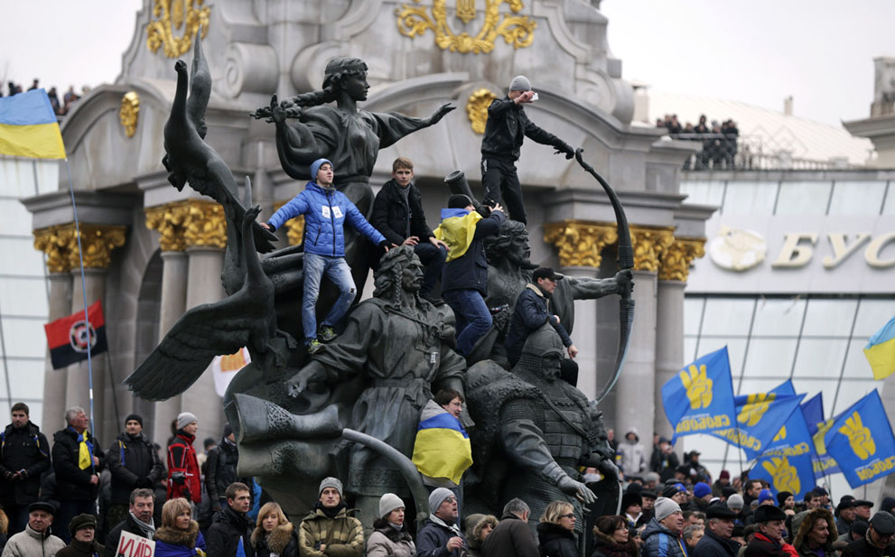 uariot07 Впечатляющие кадры украинских протестов