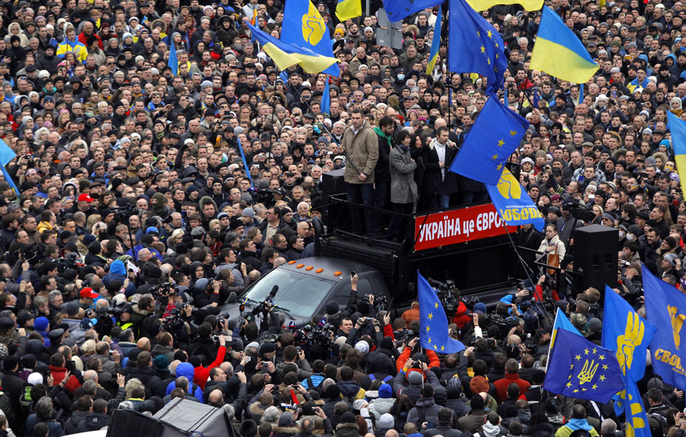 uariot08 Впечатляющие кадры украинских протестов