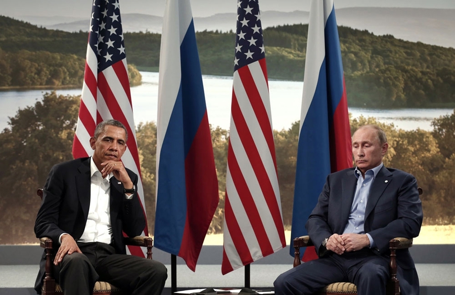 17 июня, Эннискиллен, Северная Ирландия, Великобритания. Президент США Барак Обама (слева) и президент РФ Владимир Путин во время саммита G8