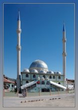 Orient bazaar / Турция. Памуккале. Мечеть. Туристов развезли по отелям. На сегодня торговля закончена. А завтра - как всегда.