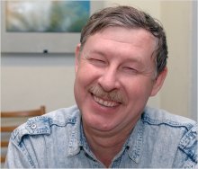 Анатолий Дрибас / Анатолий Прокофьевич Дрибас - член БОО "Фотоискусство", член фотоклуба "Минск". Мастер городского и природного пейзажа, чьи фотографии вошли во множество фотоальбомов, календарей и открыток. Выставку его фотографий можно было видеть в "Доме фото" в ноябре-декабре.
