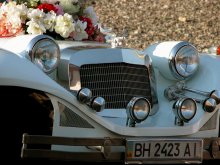 Mitsuoka Classic Type-F / Уникальный снимок, который был сделан в Одессе перед началом свадьбы одного извстного человека.