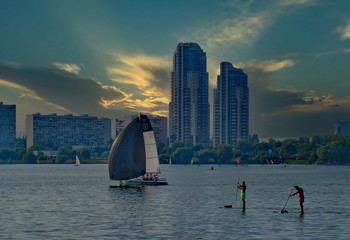 Под черным парусом / Москва, Строгино.