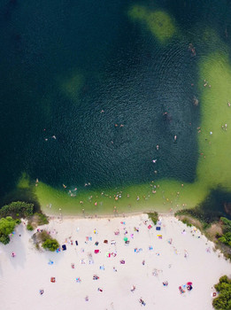 Summertime / Озеро Каташи в Кобринском районе, Беларусь. 2021. Озеро и территорию вокруг него прозвали белорусским Тунисом) Появилось оно на месте бывшего карьера, но не мелового, а песчаного, поэтому купание тут не запрещено.