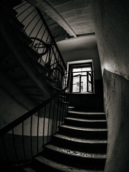 Ступени / Лестница в старом питерском доме