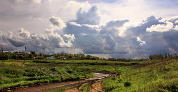 Окраина / Окраина села,дорога,облака