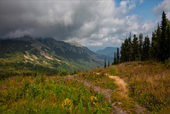 Под осенними облаками сентября / Под осенними облаками сентября