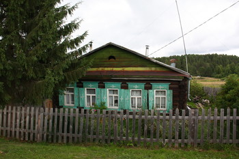 Деревянный дом / Дом в 5 окон-большой, обычно 3. Село Слобода, Свердловская область, средний Урал.
