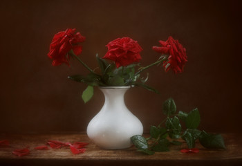 Красные розы / Натюрморт с розами