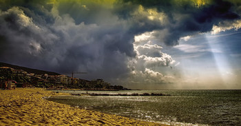 Надвигается гроза / ***