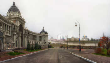 Дворец земледельцев и Казанский Кремль. / The Palace of Farmers and the Kazan Kremlin.