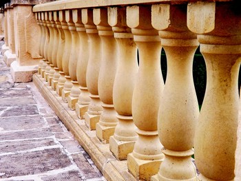 Симметрии - краса ... / У Каскадной лестницы (Верхняя колоннада - вход в Горный парк Кисловодска...