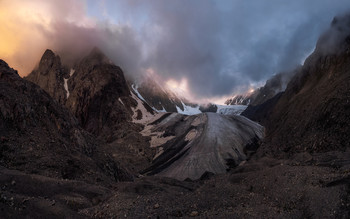 Большой Актру на закате. Алтайские горы. / Закатный вид на ледник Большой Актру.