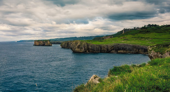 &nbsp; / Zona de Asturias con acantilados (Llanes, Asturias-España)