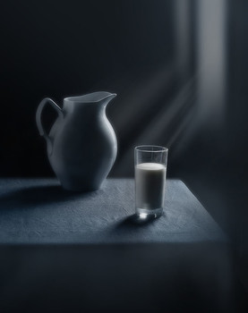glass of milk / стакан, кувшин, молоко, натюрморт