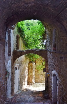 &nbsp; / ancient town street with arches built with stones