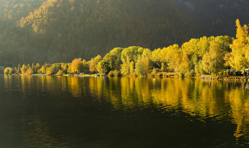 Осень в Альпах на Целлерском озере. Австрия. / Целлерское озеро.