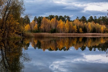 Осенние сумерки / озеро Малое лебяжье,пригород Казани