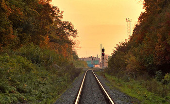 За поворотом поздняя осень / За железнодорожным поворотом поздняя осень