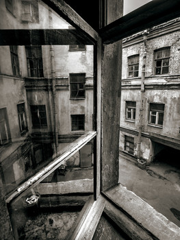 Отражение / Старые дворы Санкт-Петербурга