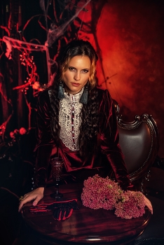 Осенние цветы / модель Светлана Быстрова
одежда предоставлена студией «Косплей»