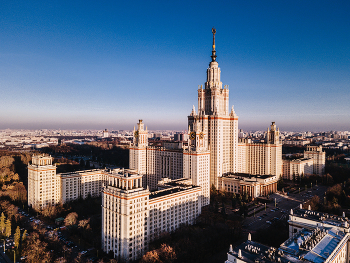 Осень в городе / МГУ имени М. В. Ломоносова