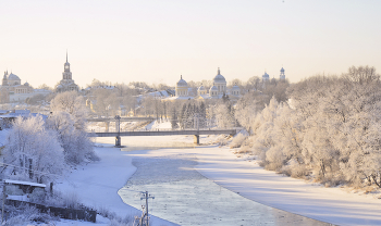 **морозный день* / зимний городской пейзаж