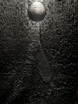 &nbsp; / Bejond the black seam