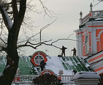 А в Москве уже был снегопад... / Декабрь прибавил забот...