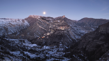 "Вид на Гуниб" / Именно с этого склона горы Иван Константинович Айвазовский написал свою знаменитую картину. Однако конкретное место, откуда открывался бы такой вид как у художника, нам найти не удалось