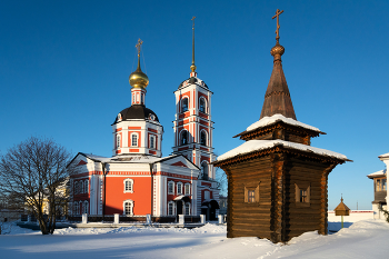 С Рождеством! / Ростов Великий, Троице-Сергиев Варницкий монастырь, колодец Сергия Радонежского и Троицкий собор