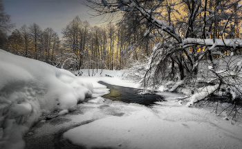 Зимний сон реки лесной.. / Нижегородская область