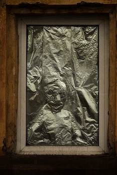 Оконный портрет / б.о.