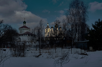 освещенные солнцем / весна, Фаустово, Подмосковье, Ново-Соловецкая Марчуговская пустынь.