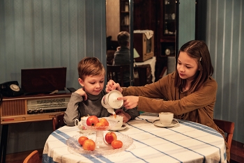 Чаепитие 80-х / модели Иван и Ангелина Табаковы
локация фотостудия «Old times»