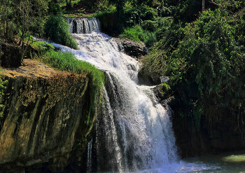 &nbsp; / Вьетнам. Водопад недалеко от известного водопада Драй Нур
