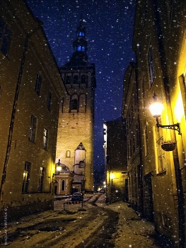 ночь. январь. Таллин / music: Holy Cowboys
https://www.youtube.com/watch?v=2KSDBHNOGFM&amp;ab_channel=AllIndiaRadio-Topic