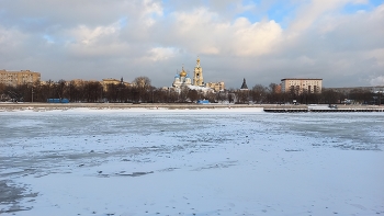 Вид на Новоспасский монастырь / Москва.Вид на Новоспасский монастырь