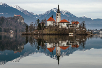 Бледская церковь / Мариинская церковь на озере Блед в Словении