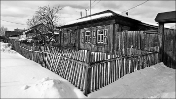 Сельский старичок / Село Миасское. Южный Урал.
Домик на улице Солнечной. Сколько таких по деревням и селам бескрайней России?