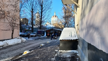 Вид на Храм Святого Мартина Исповедника / Москва.Вид на Храм Святого Мартина Исповедника (улица Александра Солженицына,15/2)