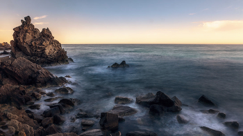 «Золотое побережье» / Балеа́рское мо́ре,Испания,утро,камни,длиннаявыдержка