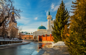 Конец зимы в Казани 04 / &quot;Ирек&quot;— мечеть на Кремлевской набережной Казани