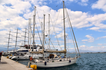 Из дальних странствий возратясь... / У причала.