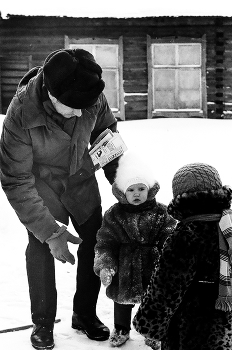 Серьёзный разговор... / Фото 1973 года... Скан с плёнки.